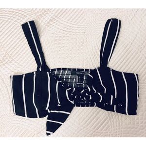 Forever 21 | Tie-front crop top. NWT